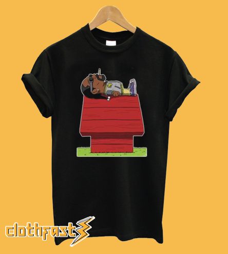 Peanuts Snoopy Parody Smoking Snoop Dogg On Roof Top Funny Black T-Shirt